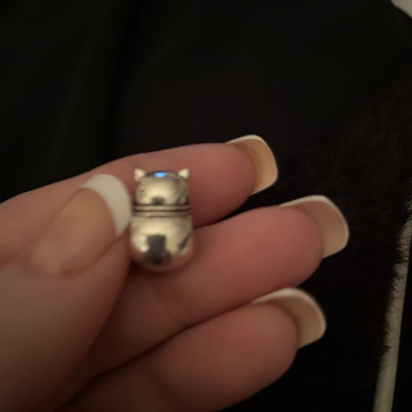 Asian waving good luck kitty made of silver and fits charm bracelet like Pandora - Picture 5 of 5